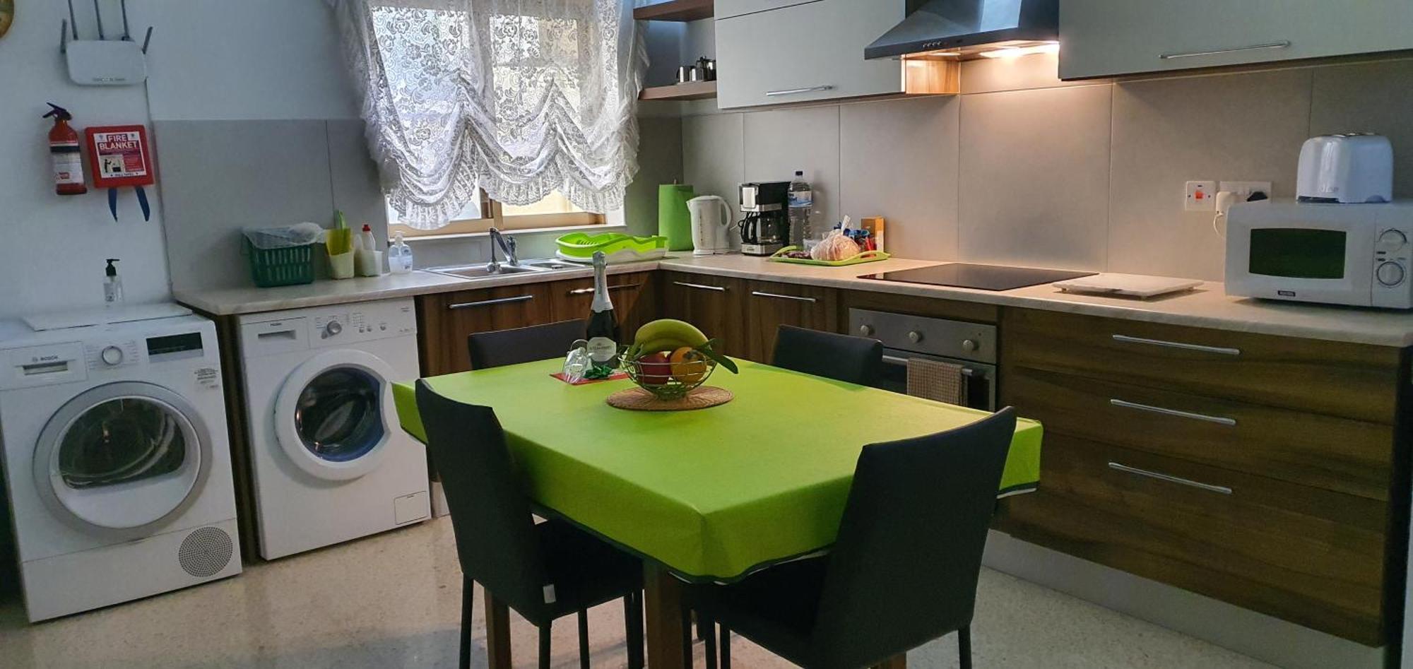 Apartment Central Studio Apartment Santa Vennera