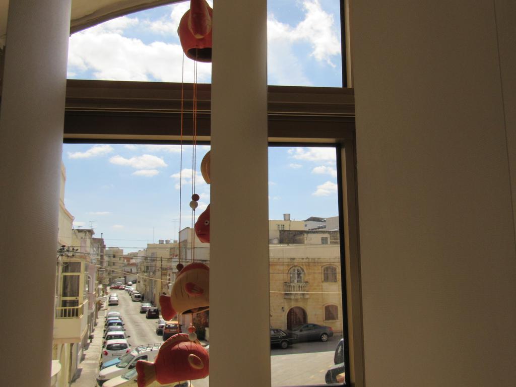 Central Studio Apartment Santa Vennera