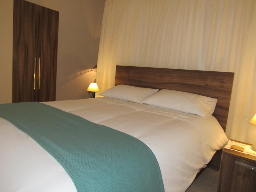 Central Studio Apartment Santa Vennera