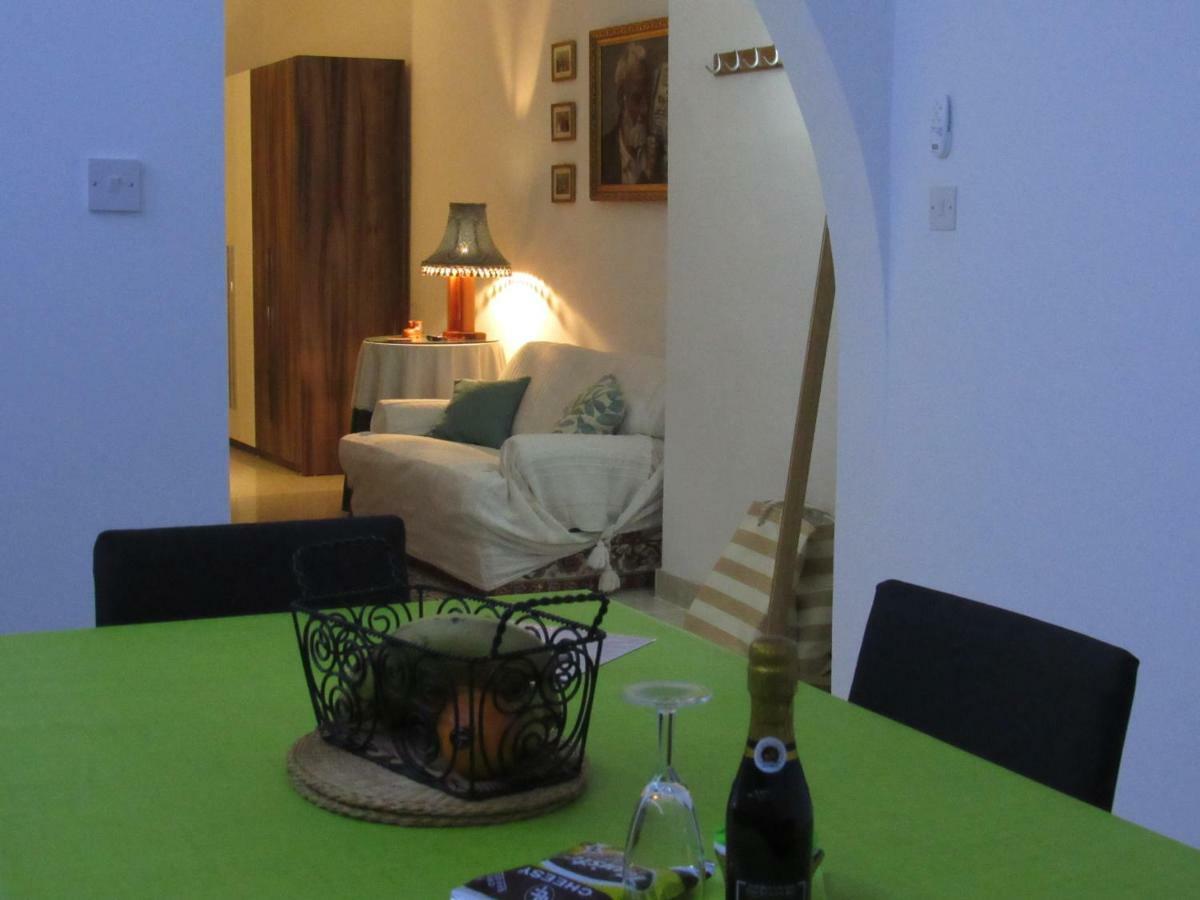 Central Studio Apartment Apartment Santa Vennera