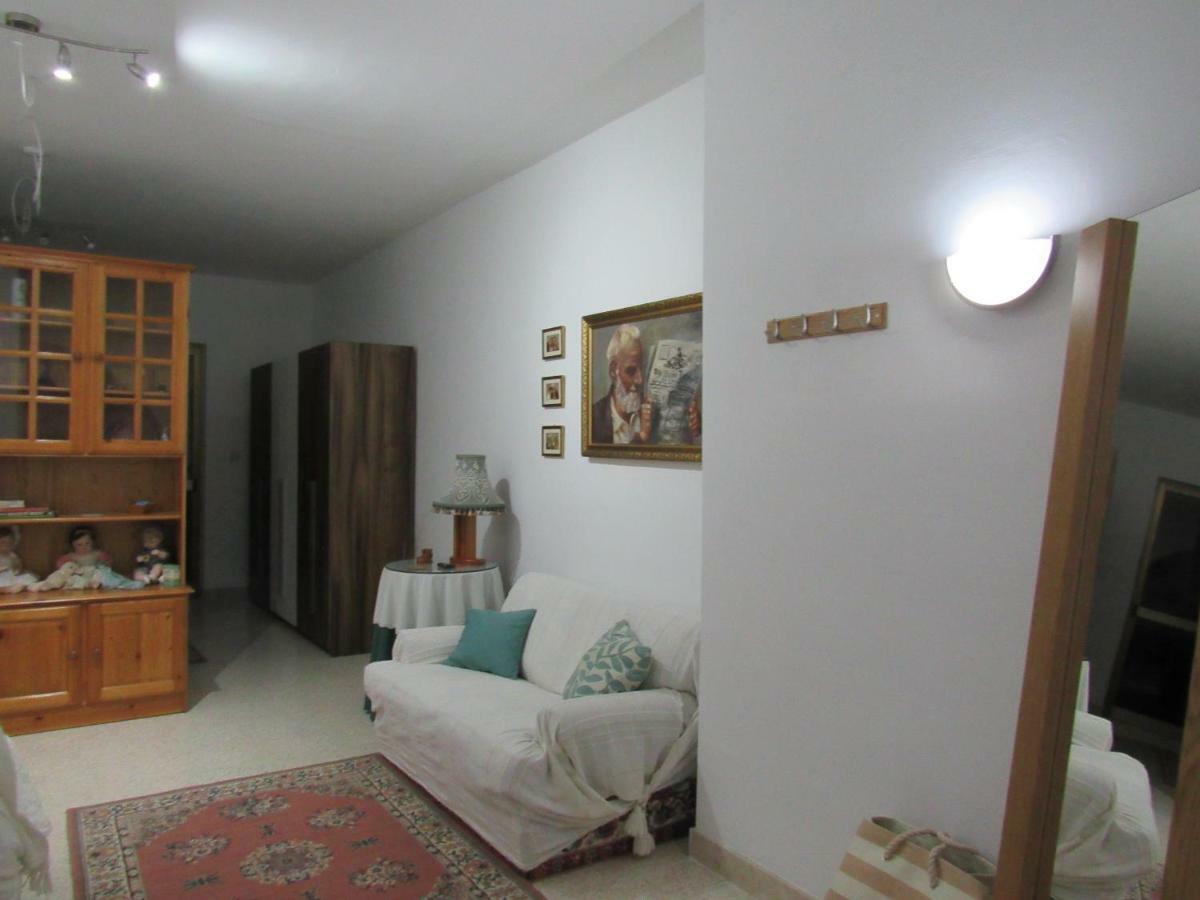 Central Studio Apartment Santa Vennera