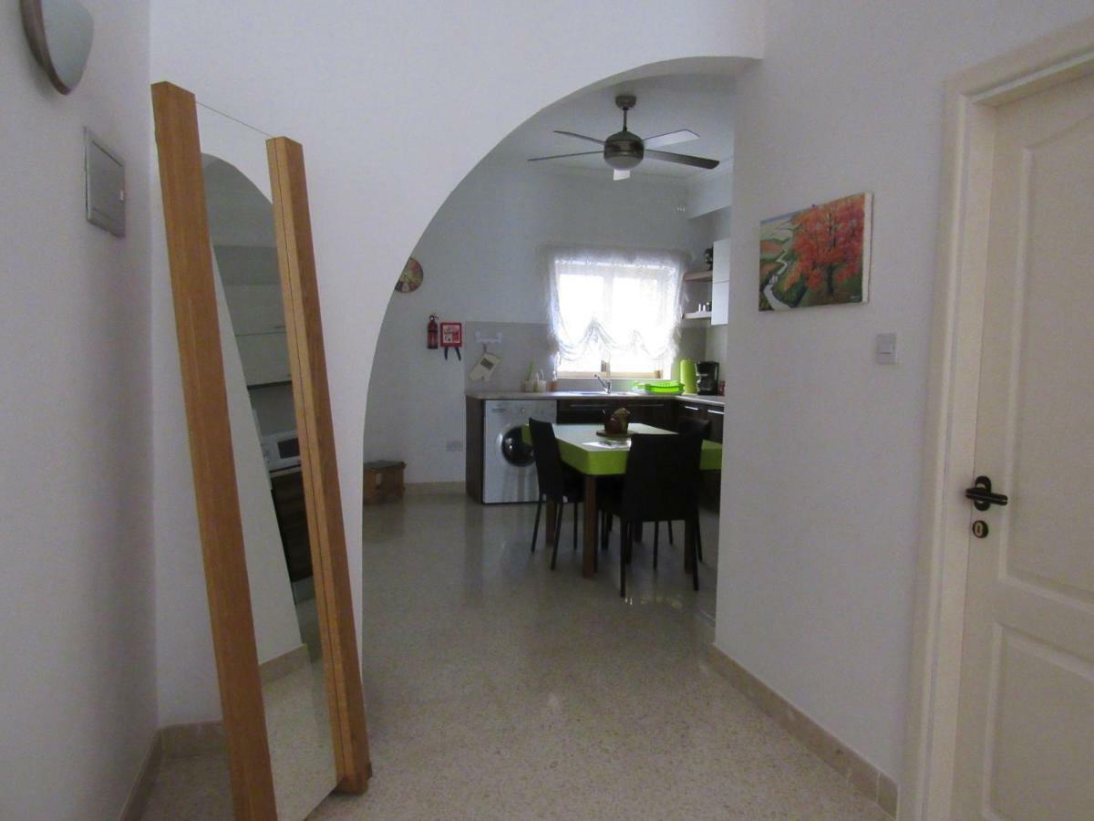 Apartment Central Studio Apartment Santa Vennera